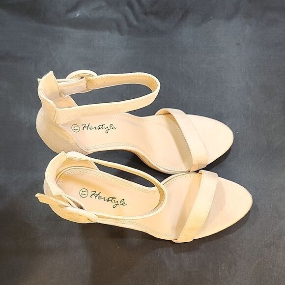 BRAND NEW HERSTYLE CHARMING- ANKLE STRAP ROUNDED BUCKLE OPEN TOE STILETTO HEEL - Picture 8 of 16